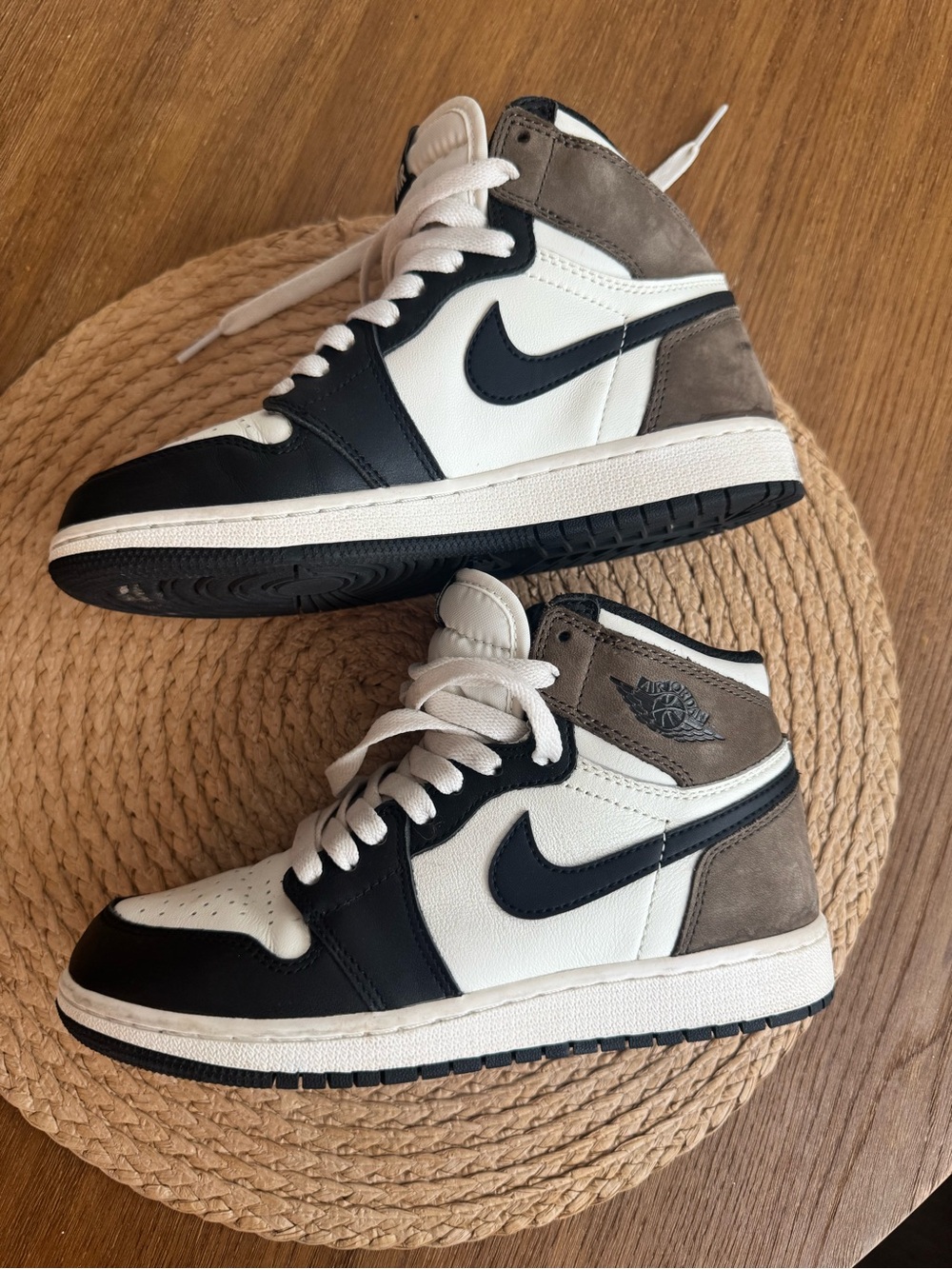 Jordan 1 Retro Dark Mocha - Picture 5 of 11